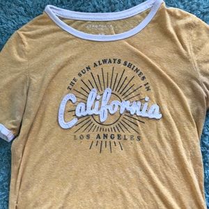 Aéropostale Yellow T-Shirt
